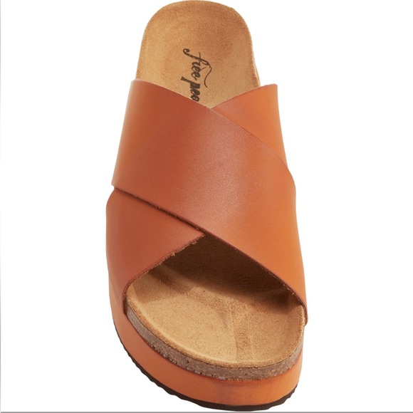 SOLD Free People Made in Spain Sidelines Flatform Sandals - Picture 2 of 5